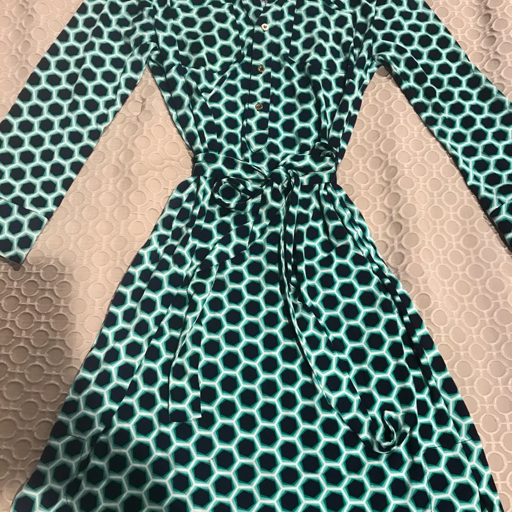 Donna Morgan Women’s Belted Ling Sleeve Dress.   Green/black.  Size 6